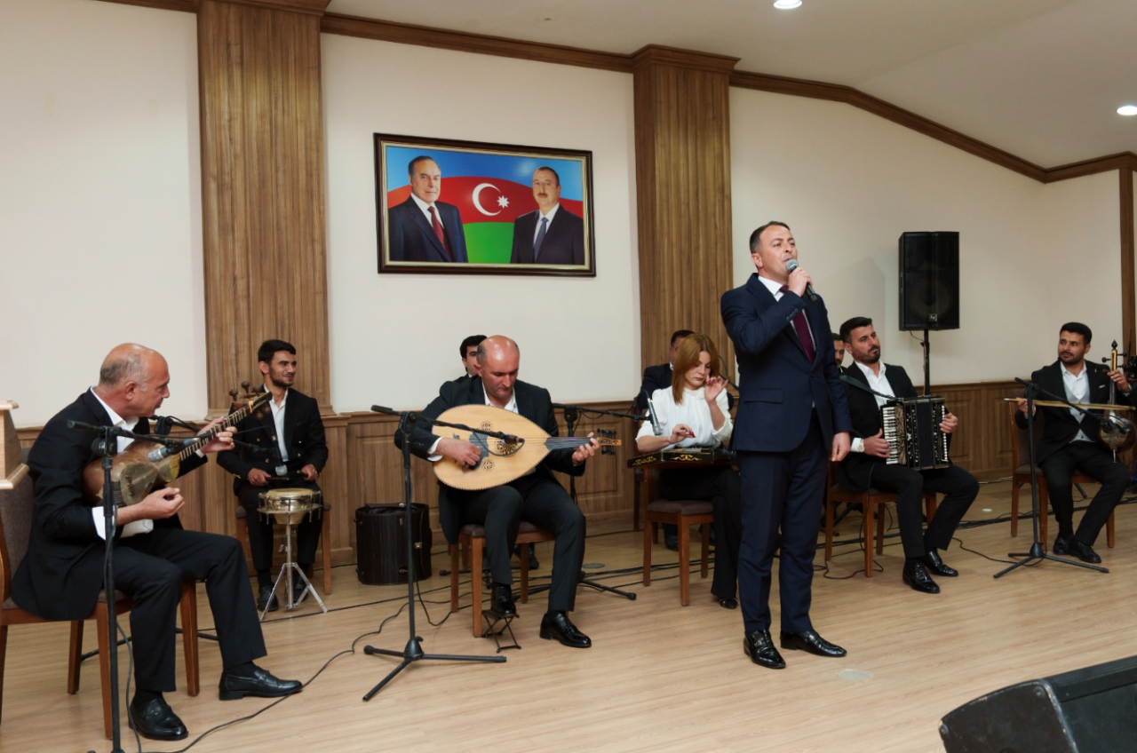 "Naxçıvandan Xankəndiyə uzanan Zəfər yolu” adlı konfrans keçirildi - FOTOLAR